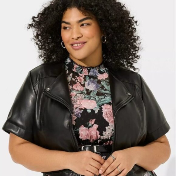725-3 Torrid Faux Leather Short Sleeve Cropped Moto Jacket Size 0X 10/12 - Picture 2 of 11